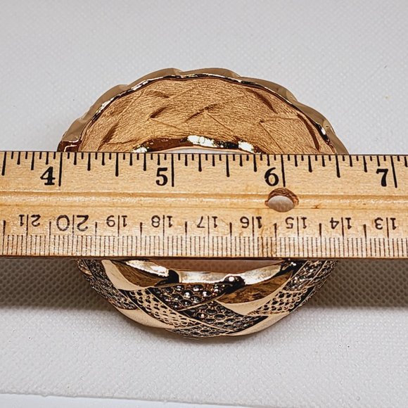 Austrian Crystal hinged bangle bracelet in goldtone over brass - Picture 5 of 6